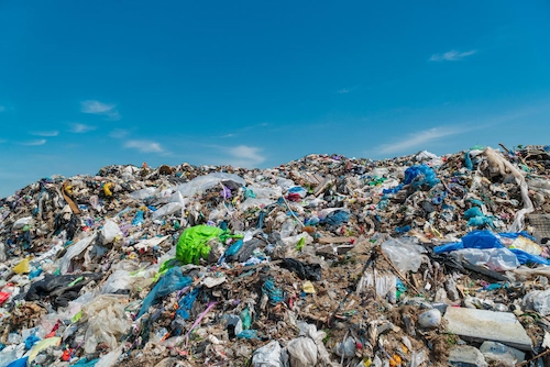 Tumpukan sampah di area TPA