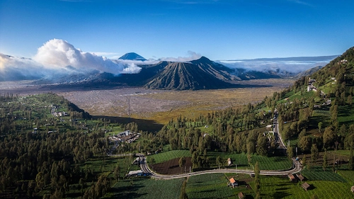 Pemandangan gunung Bromo yang berada di Malang, Jawa Timur