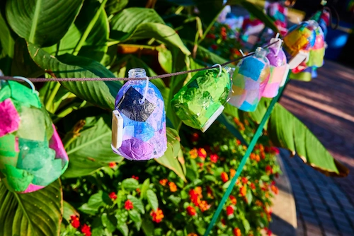 Kerajinan tangan lampu hias dari botol plastik